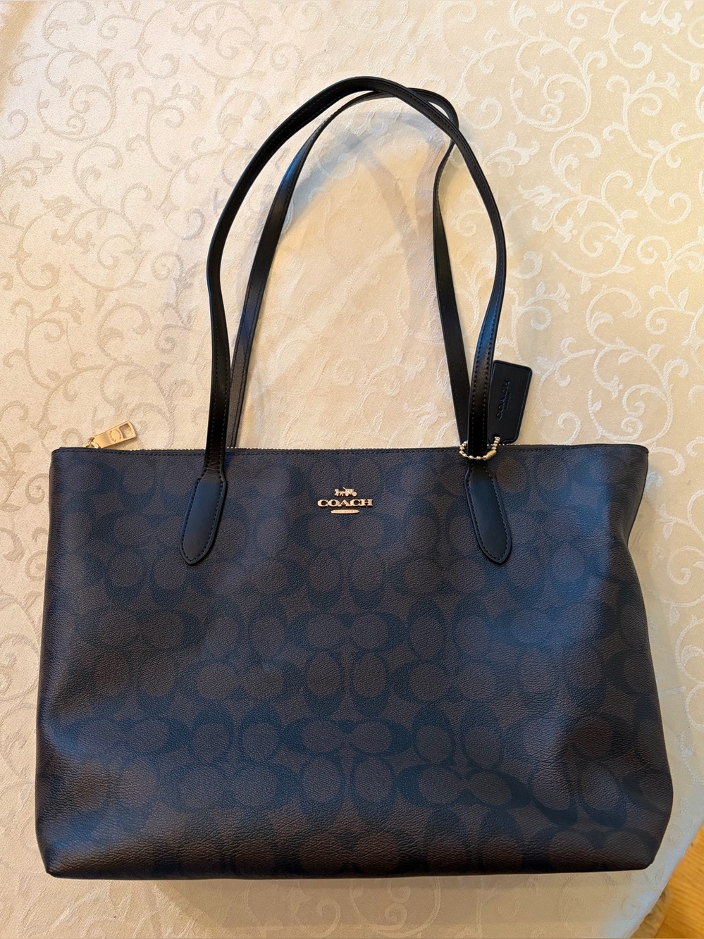 Coach Classic Brown 🤎 and Black 🖤 Signature Tote with Gold Logo and Hardware